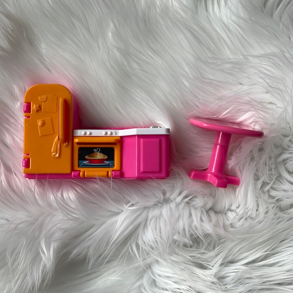 Fisher Price “My first Dollhouse” furniture